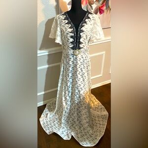 Alevva Maxi Dress || Size 14 (Made in Turkey size 46) || White and Black